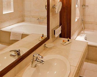 5* Andrássy Kúria szép és modern fürdőszobája - ✔️ Andrássy Kúria Tarcal ✔️ Akciós Kúria spa wellness Tarcal