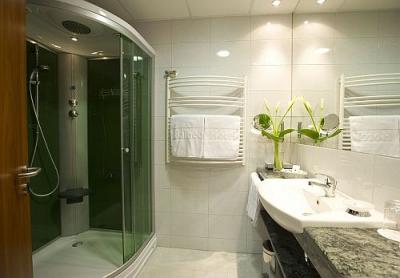 ✔️ Szép fürdőszoba a Zsóry Balneo Thermal Hotelben - ✔️ Balneo Hotel Zsori Mezőkövesd ✔️ Balneo Thermal Hotel 4*!