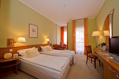 Aquarell Hotel**** Cegléd - elegáns kétágyas szoba - ✔️ Aquarell Hotel Cegléd ✔️ Akciós Aquarell gyógyhotel