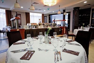 ✔️ 4* Colosseum Hotel étterme Mórahalmon - ✔️ Colosseum Hotel Mórahalom ✔️ Colosseum gyógyhotel akció!