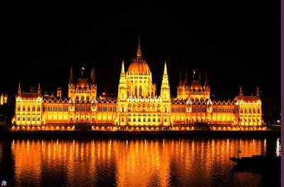 Parlament - Novotel Danube szálloda teljes panorámás kilátással a Parlamentre és a Dunára - Novotel Danube Budapest**** - Akciós Hotel Novotel Danube dunai panorámával Budapesten