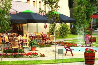 Virágoskert a székesfehérvári Castrum Szállodában - ✔️ Castrum Hotel Székesfehérvár - Castrum Székesfehérvár****