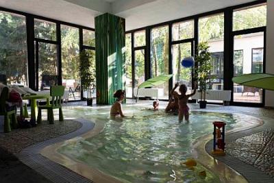 ✔️ Oxigén Wellness Hotel gyerekmedencéje Noszvajon - ✔️ Oxigén Family Hotel Noszvaj**** ✔️ Akciós Wellness Hotel!
