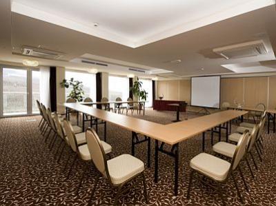 Hotel Ózon Mátraháza panorámás konferenciaterem - ✔️ Hotel Ózon Luxury Villas Mátraháza ✔️ Ózon Wellness akció
