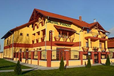 3* Hotel Royal, akciós szállás Cserkeszőlőn a gyógyfürdőnél - ✔️ Royal Hotel Cserkeszőlő ✔️ Akciós Hotel a gyógyfürdőnél
