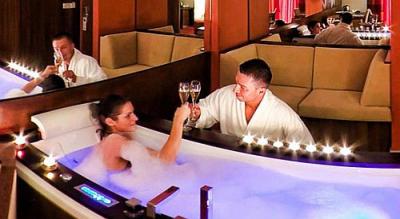 Jacuzzis hotelszoba Visegrádon romantikus hétvégére - ✔️ Royal Club Hotel Visegrád**** - Akciós Royal Club Wellness Hotel Visegrádon