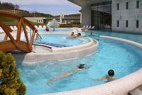 Óriási külső medencék a  Saliris Spa Termál és Wellness szállodában